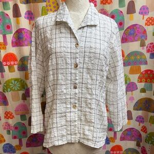 Cut Loose 3/4 Sleeve Button Down Blouse. Medium